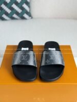 LOUIS VUITTON SLIPPERS - Image 8