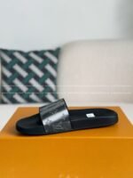 LOUIS VUITTON SLIPPERS - Image 11