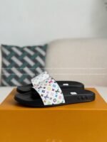 LOUIS VUITTON SLIPPERS - Image 3