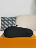 LOUIS VUITTON SLIPPERS - Image 9