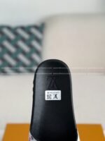 LOUIS VUITTON SLIPPERS - Image 6