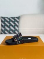 LOUIS VUITTON SLIPPERS - Image 10