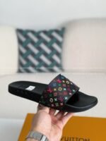LOUIS VUITTON SLIPPERS - Image 8