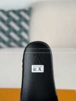 LOUIS VUITTON SLIPPERS - Image 6