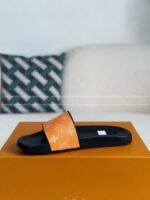 LOUIS VUITTON SLIPPERS - Image 10