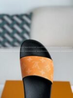 LOUIS VUITTON SLIPPERS - Image 5