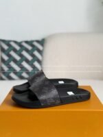 LOUIS VUITTON SLIPPERS - Image 3