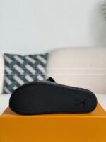 LOUIS VUITTON SLIPPERS - Image 8