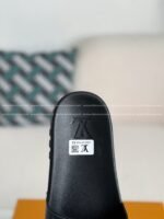 LOUIS VUITTON SLIPPERS - Image 6