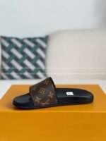 LOUIS VUITTON SLIPPERS - Image 10