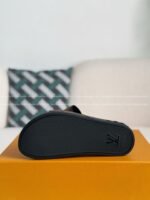 LOUIS VUITTON SLIPPERS - Image 9