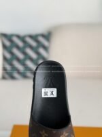 LOUIS VUITTON SLIPPERS - Image 6