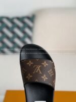 LOUIS VUITTON SLIPPERS - Image 5