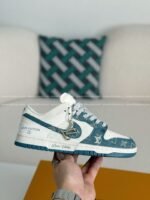 LOUIS VUITTON x Nike Dunk Casual Sneakers - Image 10