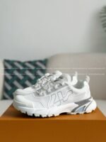 LOUIS VUITTON RUNNER TATIC CASUAL SHOES - Image 2