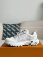 LOUIS VUITTON RUNNER TATIC CASUAL SHOES - Image 10