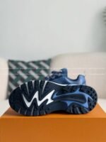 LOUIS VUITTON RUNNER TATIC CASUAL SHOES - Image 10