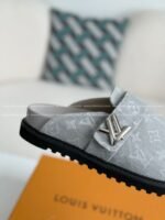 LOUIS VUITTON SANDALS - Image 6