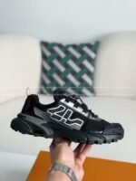 LOUIS VUITTON RUNNER TATIC CASUAL SHOES - Image 6