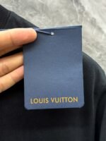 Louis Vuitton 2025 Spring/Summer New Round Neck T-Shirt - Image 10