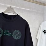 LV 2025 Spring/Summer new short-sleeved round neck T-shirt - Image 9