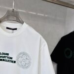 LV 2025 Spring/Summer new short-sleeved round neck T-shirt - Image 9