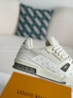LOUIS VUITTON TRAINER SNEAKERS - Image 10