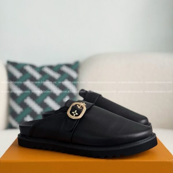 LOUIS VUITTON SANDALS