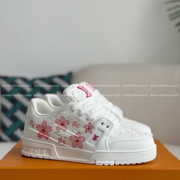 LOUIS VUITTON TRAINER SNEAKERS