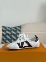 LOUIS VUITTON SNEAKERINA - Image 11