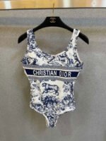 Dior's new one-piece swimsuit - Image 8