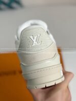 LOUIS VUITTON TRAINER SNEAKERS - Image 4