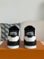 LOUIS VUITTON TRAINER SNEAKERS - Image 3