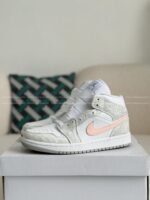 Jordan Air Jordan 1 Retro Basketball Shoes - Image 2