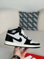 Jordan 1ne Hand-Set Rhinestones High Sakers - Image 9
