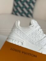 LOUIS VUITTON TRAINER SNEAKERS - Image 9