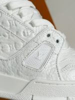 LOUIS VUITTON TRAINER SNEAKERS - Image 4