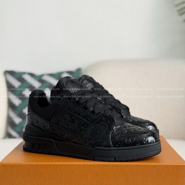LOUIS VUITTON TRAINER SNEAKERS