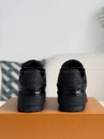 LOUIS VUITTON TRAINER SNEAKERS - Image 3