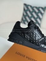 LOUIS VUITTON TRAINER SNEAKERS - Image 10