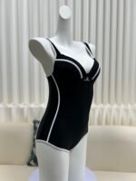 Chanel's new one-piece swimsuit - Image 2
