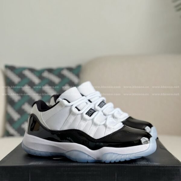 Jordan Air Jordan 11 Low Snakeskin