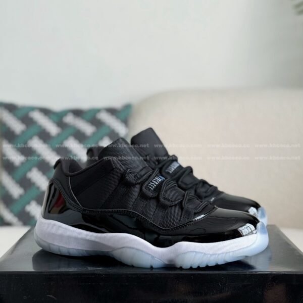 Jordan Air Jordan 11 Low Snakeskin
