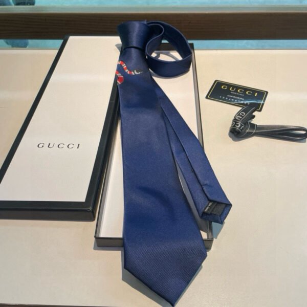 Gucci 100% top grade jacquard silk animal embroidery men's tie / Width: 7cm