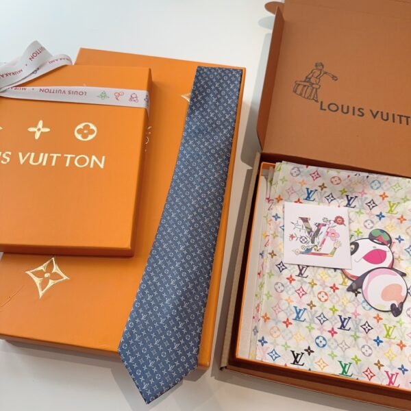 Louis Vuitton 100% jacquard silk tie Length: 148*8CM