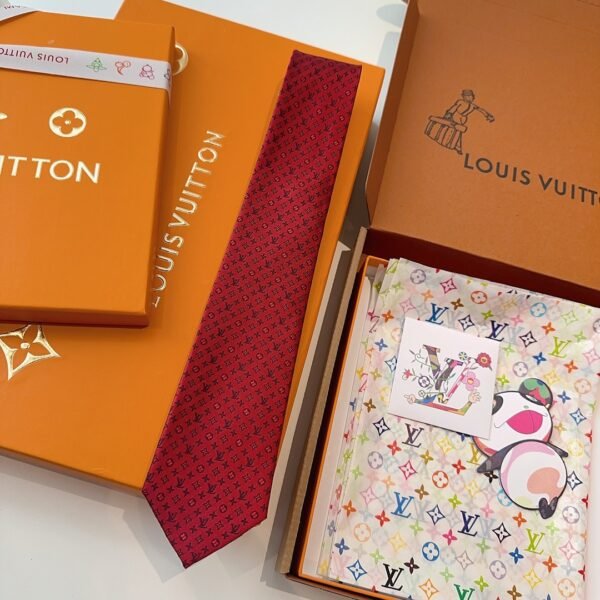 Louis Vuitton 100% jacquard silk tie Length: 148*8CM