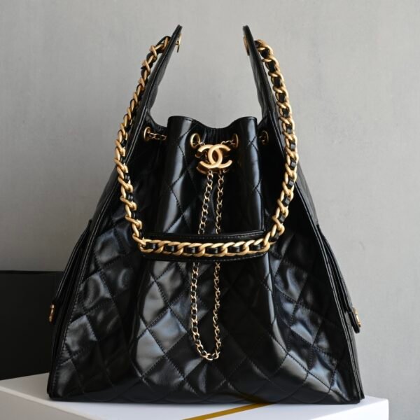 Chanel 𝟮𝟱𝗰 Early Spring 𝐁𝐚𝐠 Hippie Shopping Bag Large Black