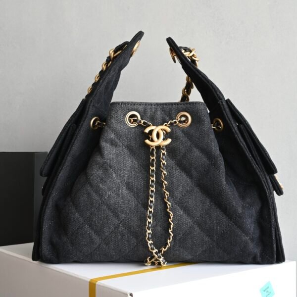 Chanel 𝟐𝟓𝐒𝗕𝗮𝗴 hippie 𝗁𝗈𝖻𝗈 small black denim