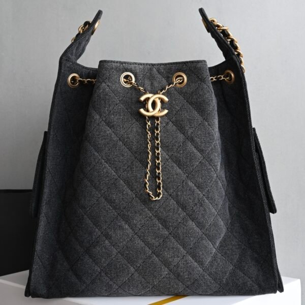 Chanel 𝟐𝟓𝐒𝗕𝗮𝗴Hippie 𝗁𝗈𝖻𝗈 Medium Black Denim