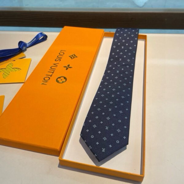 Louis Vuitton exquisite small logo 100% top jacquard silk tie